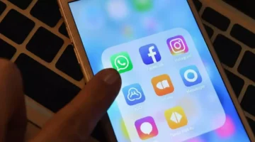 تحذير من 12 تطبيقًا لسرقة رسائل واتساب والتصوير السري عبر جوجل بلاي